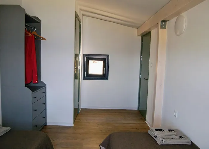 Olive Valley Nyaraló Tirósz