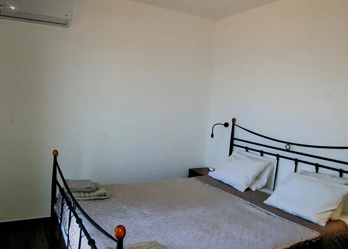 Olive Valley Tirósz